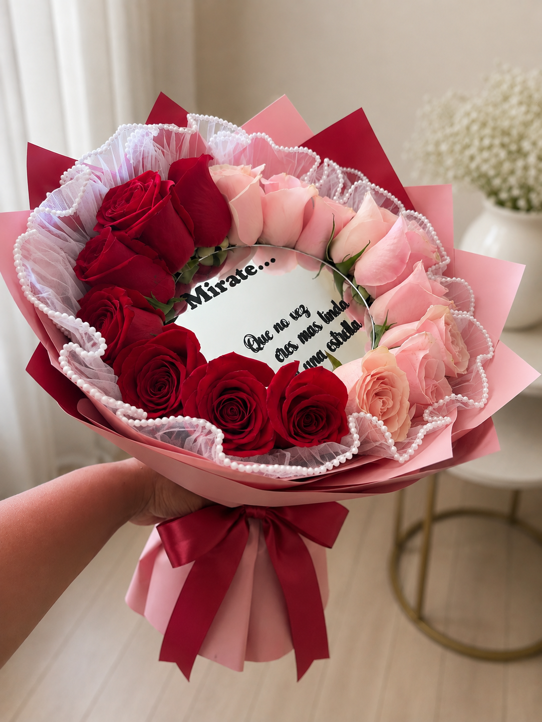 🌹 Ramo Espejo de Rosas Rojas y Rosadas